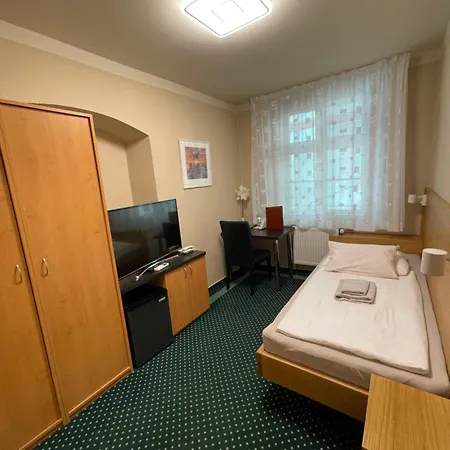 Hotel Vacek Pod Vezi Hradec Kralove Exterior photo