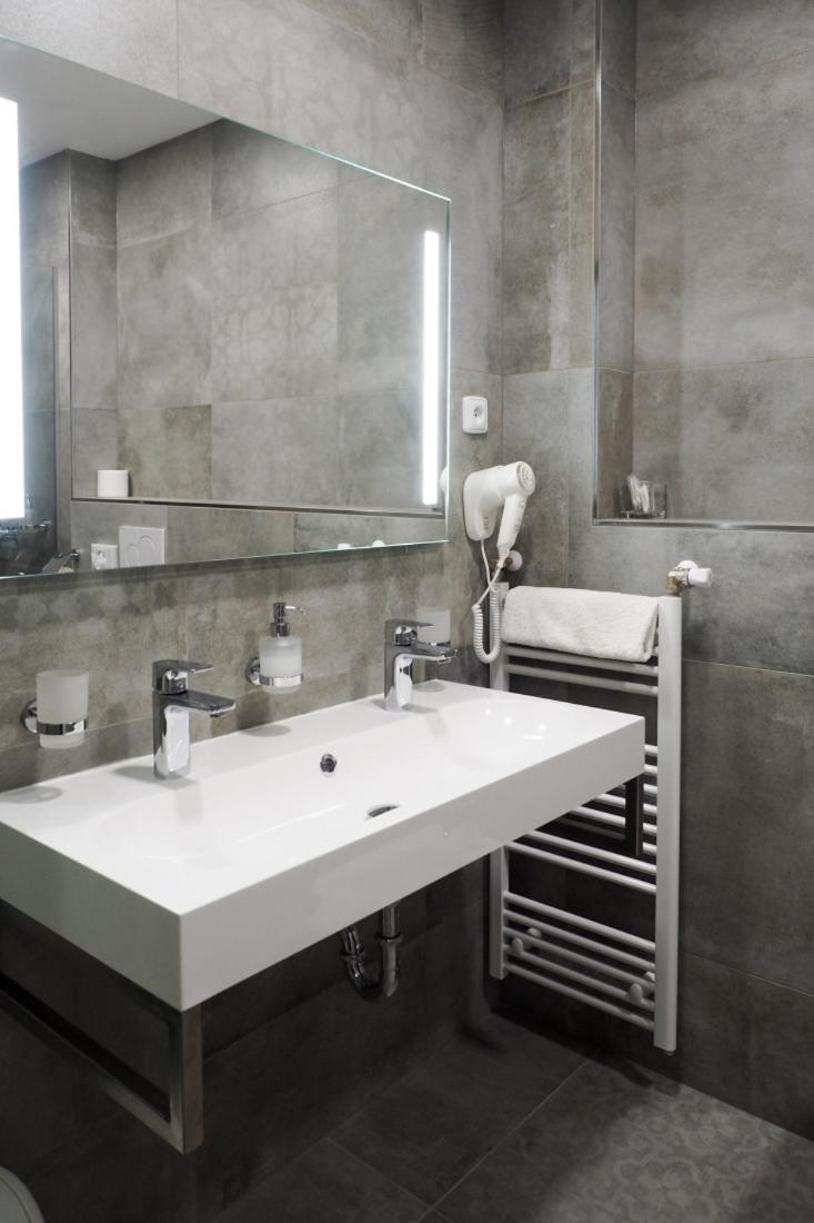Vacek Pod Vezi 4*